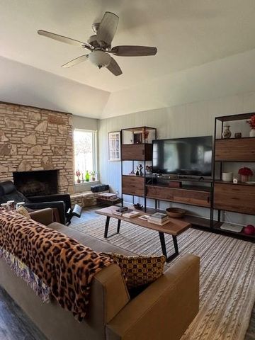 9512 EDDYSTONE, Austin, TX 78729