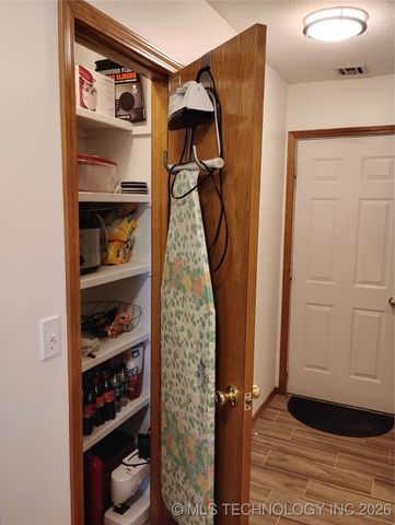 620 Grove Crest Road, Pryor, OK 74361