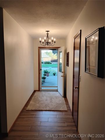 620 Grove Crest Road, Pryor, OK 74361