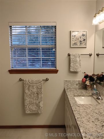 620 Grove Crest Road, Pryor, OK 74361