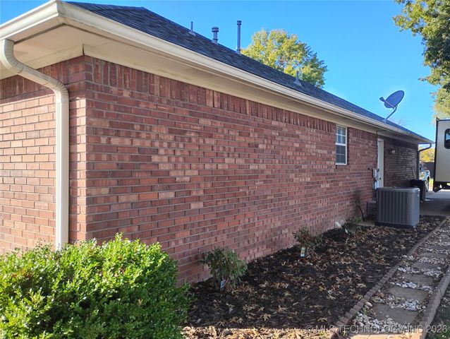 620 Grove Crest Road, Pryor, OK 74361