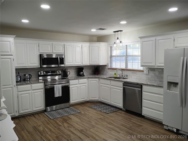 620 Grove Crest Road, Pryor, OK 74361