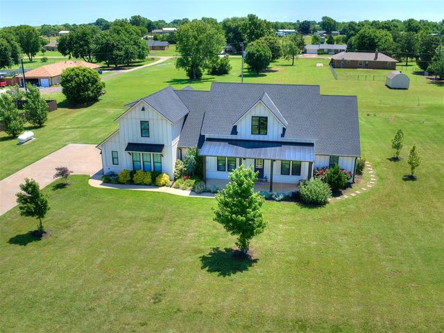22795 Cterling Drive, Kingfisher, OK 73750