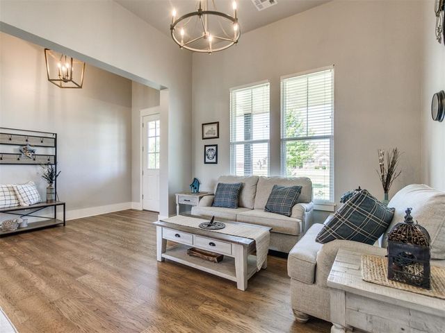 22795 Cterling Drive, Kingfisher, OK 73750