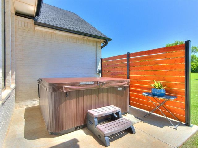 22795 Cterling Drive, Kingfisher, OK 73750