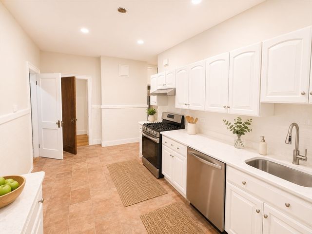 67 Green St 67, Brookline, MA 02446