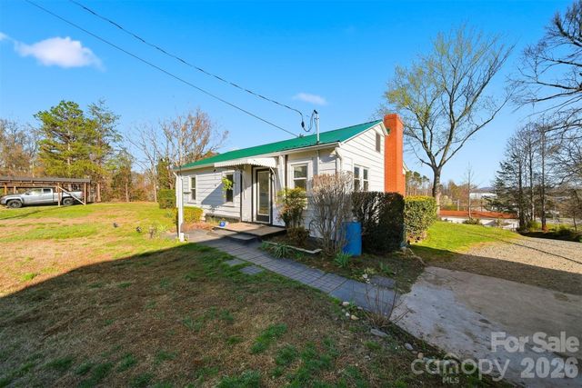 1406 Walt Arney Road SW, Lenoir, NC 28645