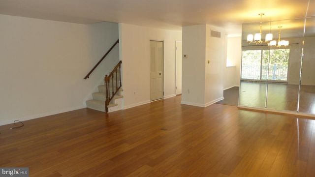 23 VALLEY CROSSING CIR, Cockeysville, MD 21030