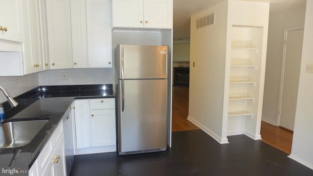 23 VALLEY CROSSING CIR, Cockeysville, MD 21030