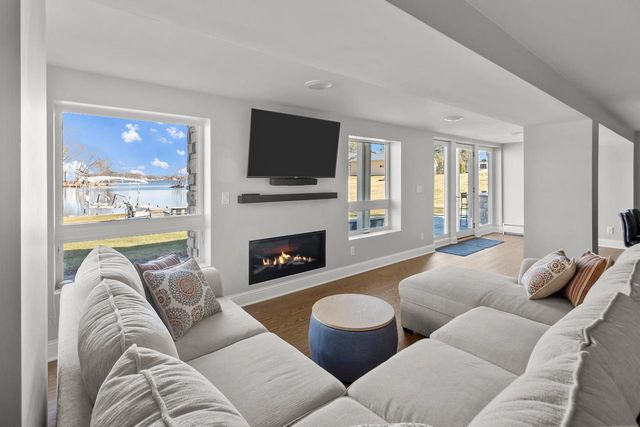 6513 Willow LANE, Waterford, WI 53185