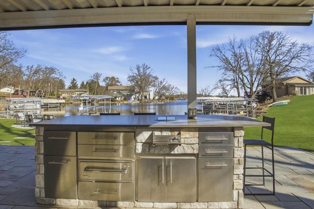 6513 Willow LANE, Waterford, WI 53185