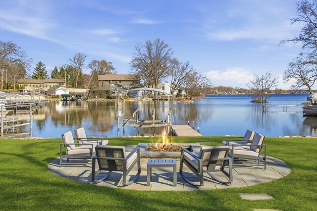 6513 Willow LANE, Waterford, WI 53185