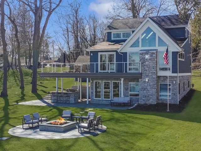 6513 Willow LANE, Waterford, WI 53185