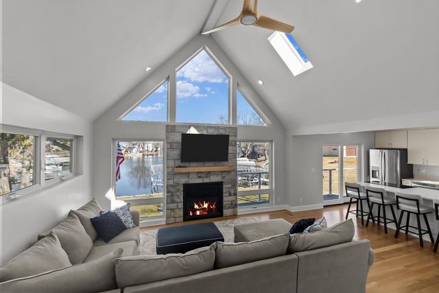 6513 Willow LANE, Waterford, WI 53185