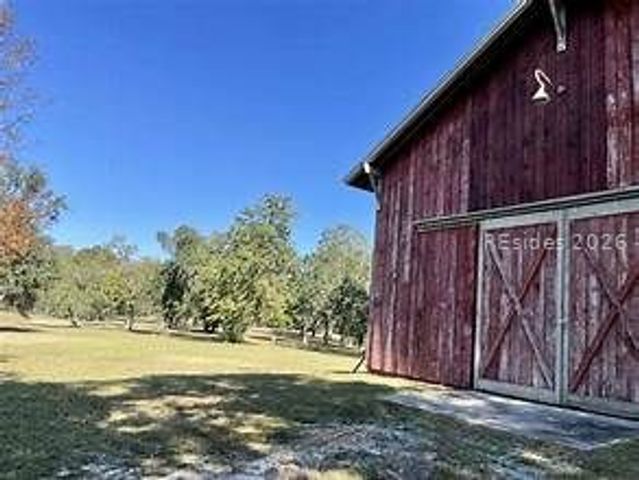 18 Torrey Ln, Bluffton, SC 29910