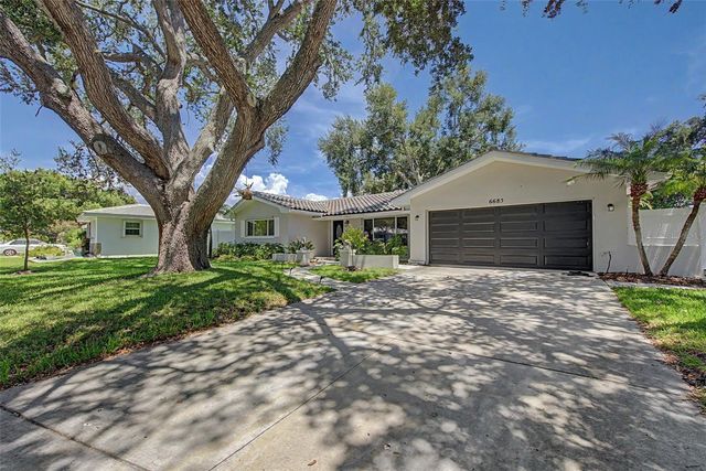 6685 121ST STREET, Seminole, FL 33772