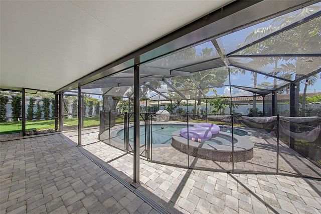 6685 121ST STREET, Seminole, FL 33772
