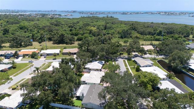 6685 121ST STREET, Seminole, FL 33772