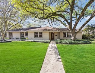 1315 Modiste Street, Spring Valley Village, TX 77055