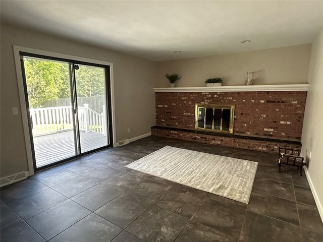 130 E ARLINGTON Road, Erie, PA 16509