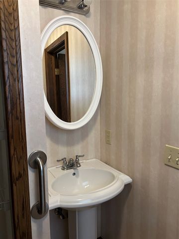 130 E ARLINGTON Road, Erie, PA 16509