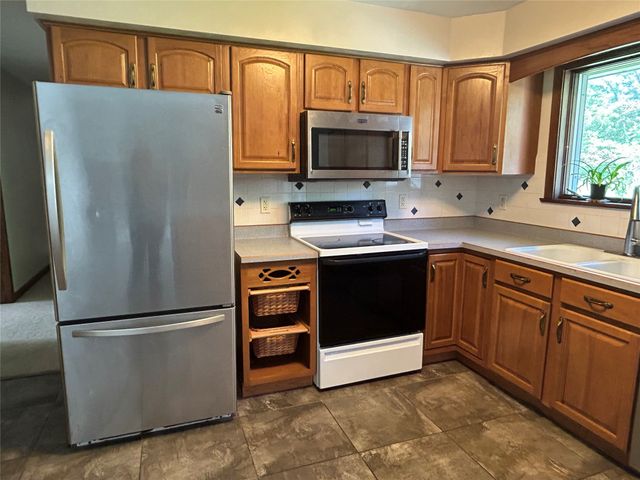 130 E ARLINGTON Road, Erie, PA 16509