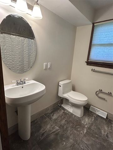 130 E ARLINGTON Road, Erie, PA 16509