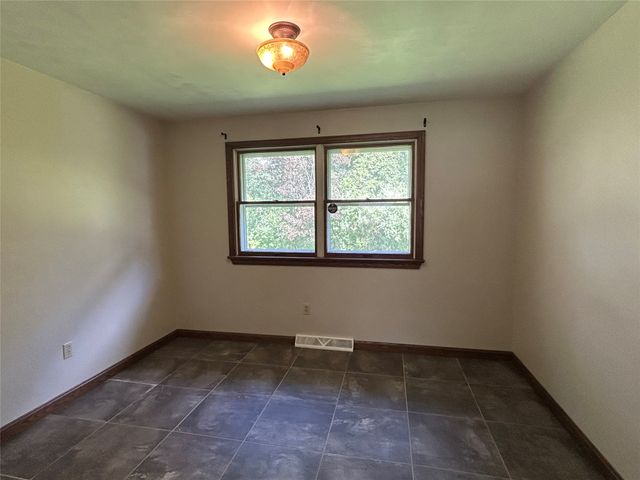 130 E ARLINGTON Road, Erie, PA 16509