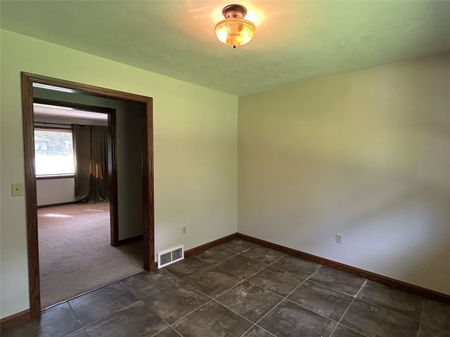 130 E ARLINGTON Road, Erie, PA 16509