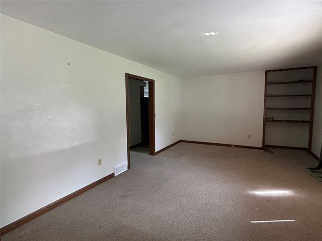 130 E ARLINGTON Road, Erie, PA 16509