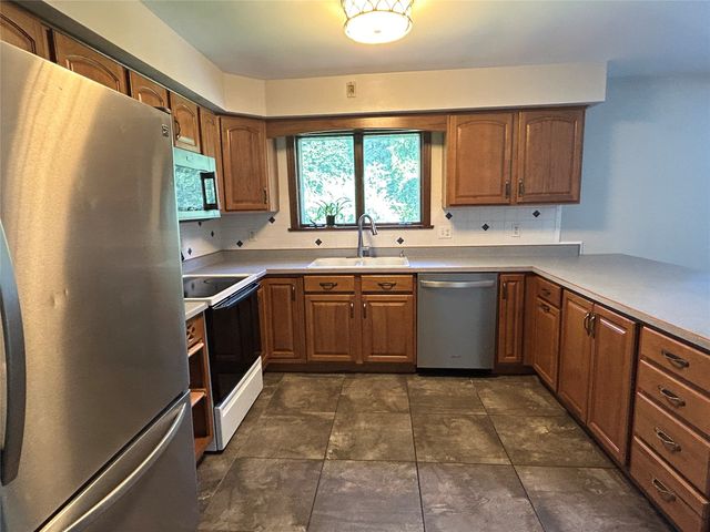 130 E ARLINGTON Road, Erie, PA 16509