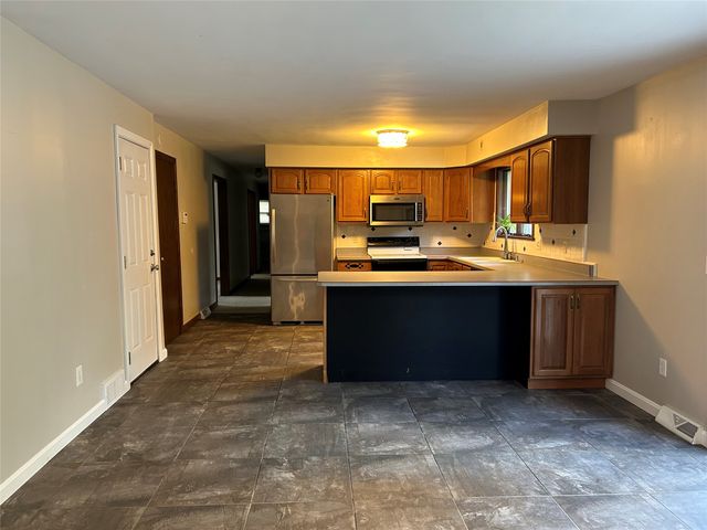 130 E ARLINGTON Road, Erie, PA 16509
