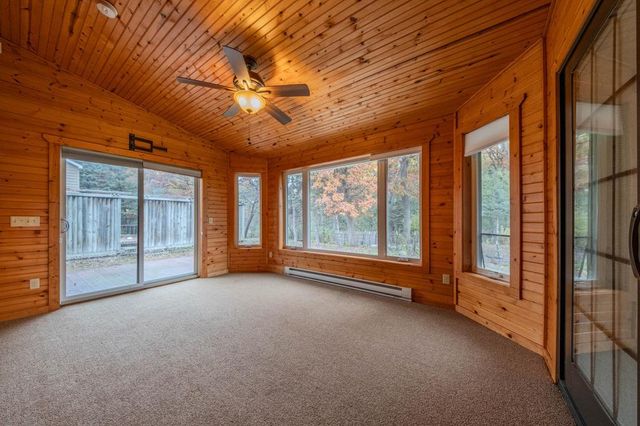 1568 Lakewood Drive N, Maplewood, MN 55119