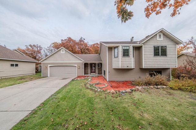1568 Lakewood Drive N, Maplewood, MN 55119