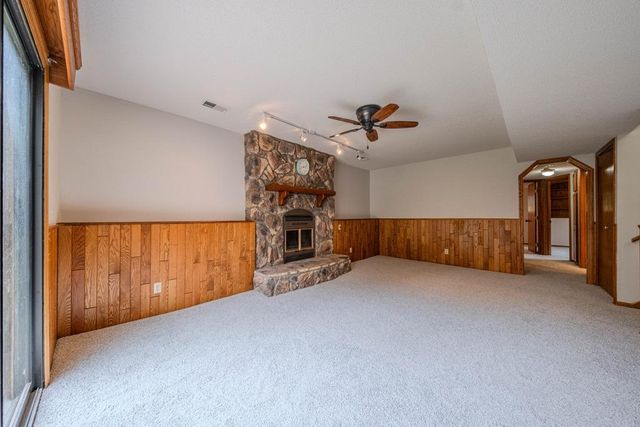 1568 Lakewood Drive N, Maplewood, MN 55119