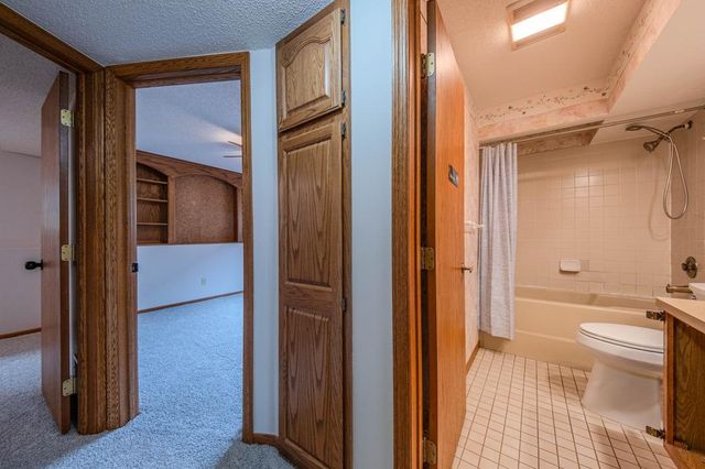 1568 Lakewood Drive N, Maplewood, MN 55119