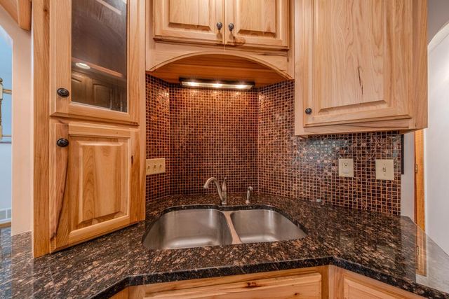 1568 Lakewood Drive N, Maplewood, MN 55119