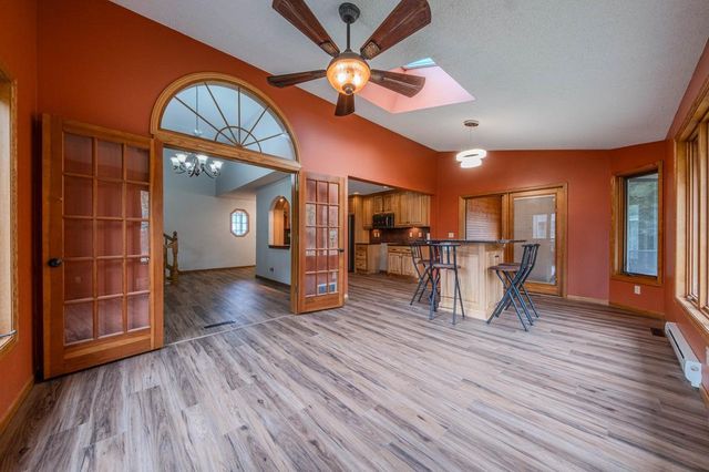 1568 Lakewood Drive N, Maplewood, MN 55119