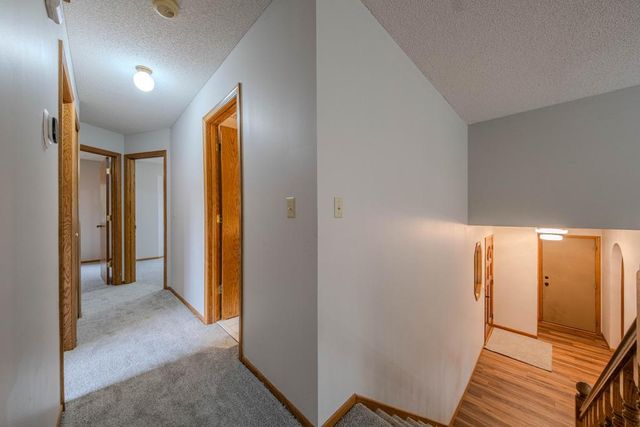 1568 Lakewood Drive N, Maplewood, MN 55119