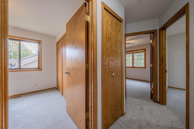 1568 Lakewood Drive N, Maplewood, MN 55119