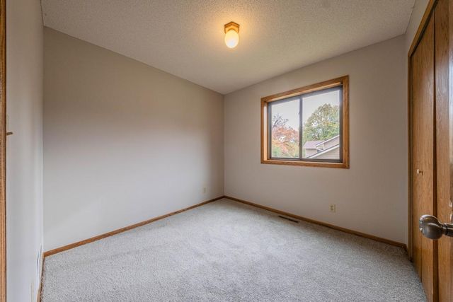 1568 Lakewood Drive N, Maplewood, MN 55119