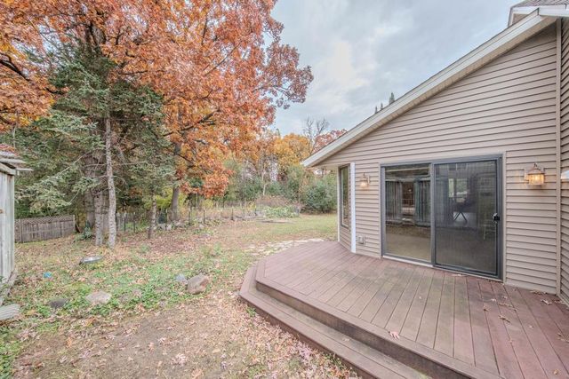 1568 Lakewood Drive N, Maplewood, MN 55119