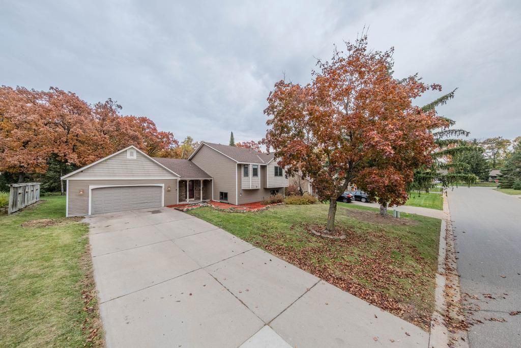1568 Lakewood Drive N, Maplewood, MN 55119 — exterior