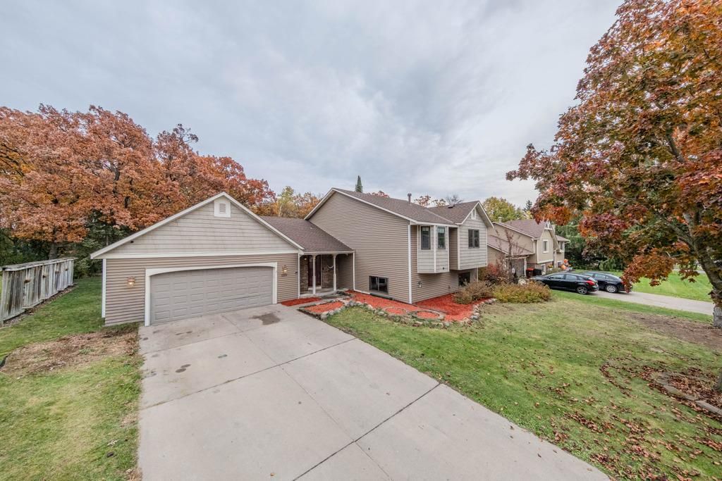 1568 Lakewood Drive N, Maplewood, MN 55119 — photo 2