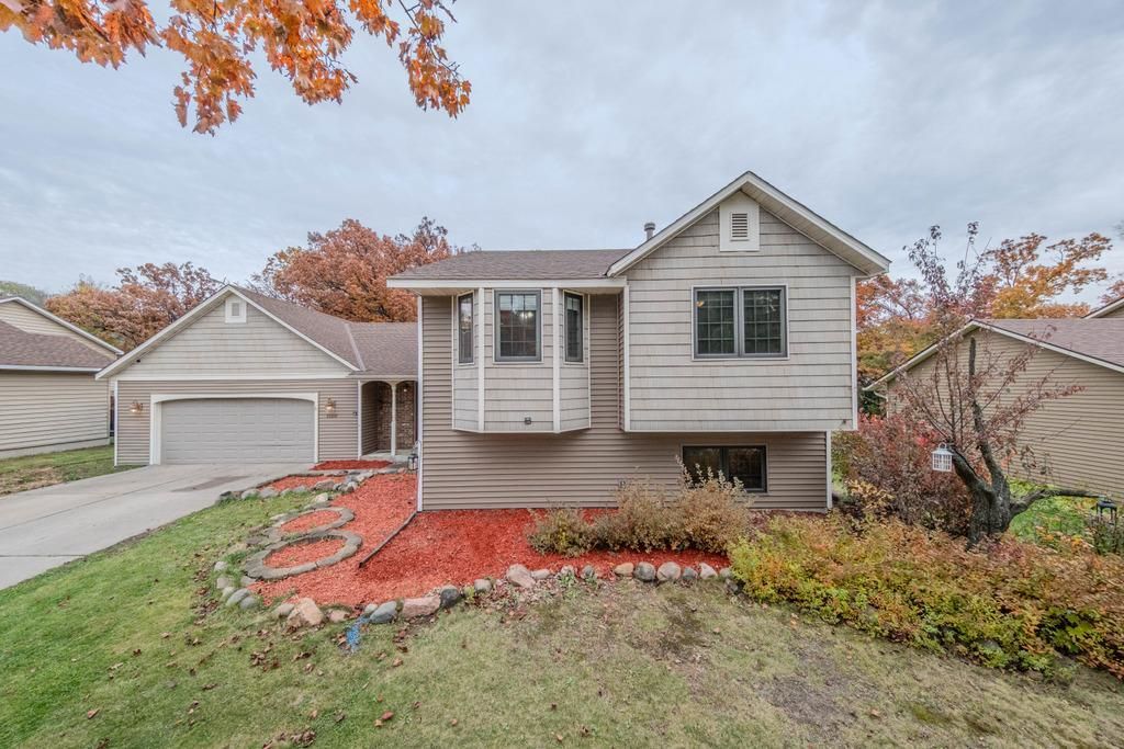 1568 Lakewood Drive N, Maplewood, MN 55119 — photo 5