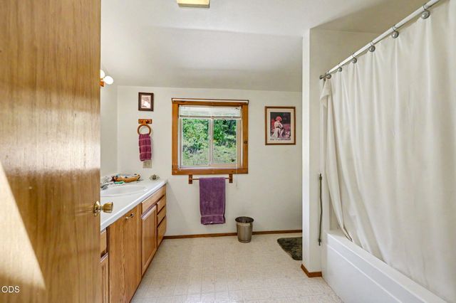 15336 Oregon 62, Eagle Point, OR 97524