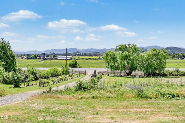 15336 Oregon 62, Eagle Point, OR 97524