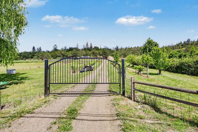 15336 Oregon 62, Eagle Point, OR 97524