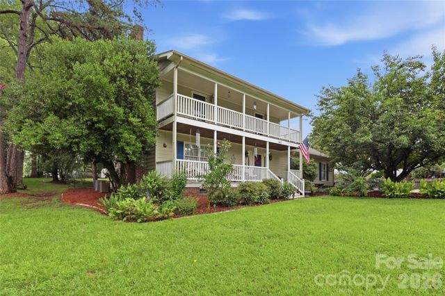 140 Eastwood Drive, Statesville, NC 28625