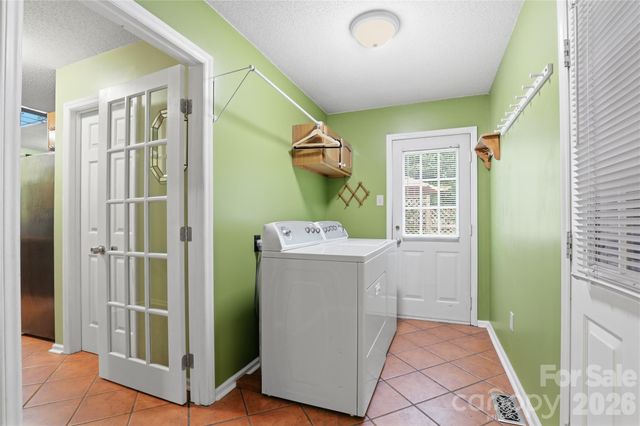 140 Eastwood Drive, Statesville, NC 28625